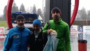 Wieder trocken und hungrig nach dem Rennen